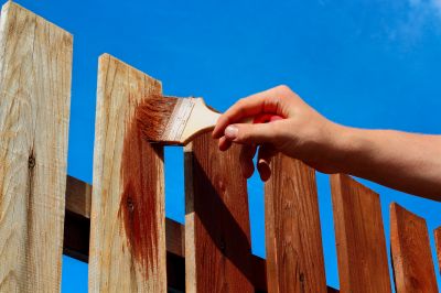 spade fence painting or staining